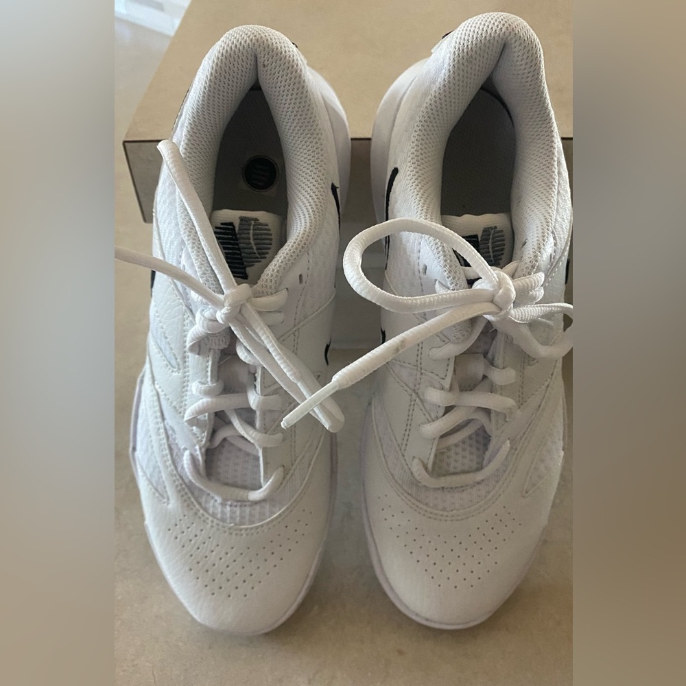 Nike White Court Lite 4 Tennis Shoes size 7